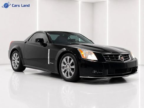 Used 2009 Cadillac XLR RWD image 2