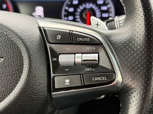 Used 2019 Genesis G70 2.0T Advanced image 11