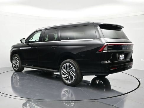 New 2026 Lincoln Navigator L Premier AWD/4WD image 7