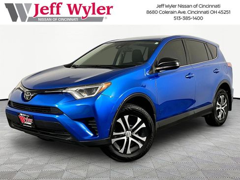 Used 2018 Toyota RAV4 LE w/ All Weather Liner Package FWD image 1