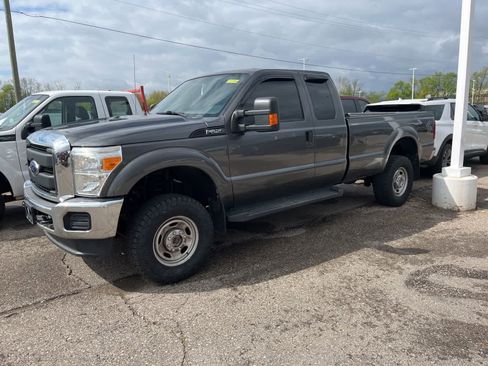 Used 2015 Ford F250 XL w/ XL Appearance Package AWD/4WD image 5