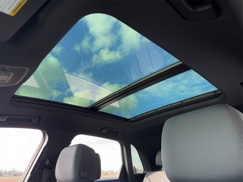 Used 2024 Audi Q3 2.0T Premium Plus image 17