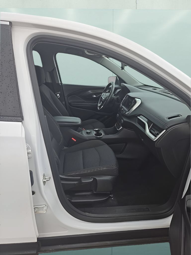 Used 2024 GMC Terrain SLE FWD image 19