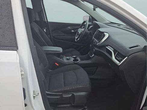 Used 2024 GMC Terrain SLE FWD image 19