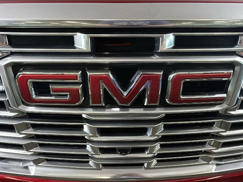 New 2026 GMC Yukon Denali w/ Sun & Power Step Package AWD/4WD image 10