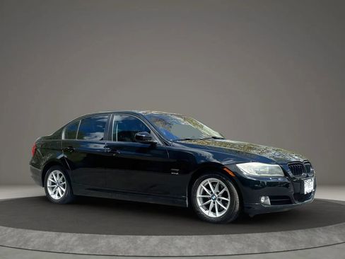 Used 2010 BMW 328i xDrive Sedan AWD/4WD image 4