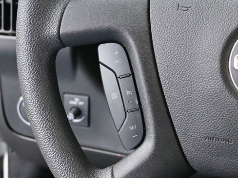 Used 2024 GMC Savana 2500 w/ Driver Convenience Package image 18