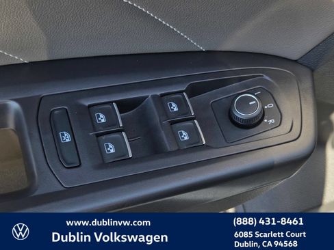 Certified 2023 Volkswagen Atlas SE w/ Panoramic Sunroof Package FWD image 11