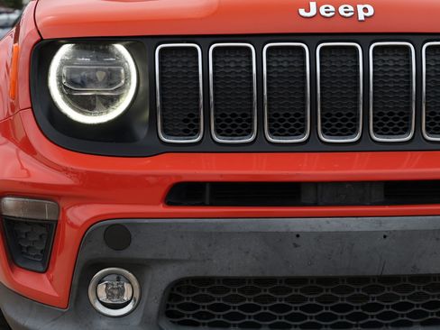 Used 2020 Jeep Renegade Latitude w/ LED Lighting Group FWD image 9