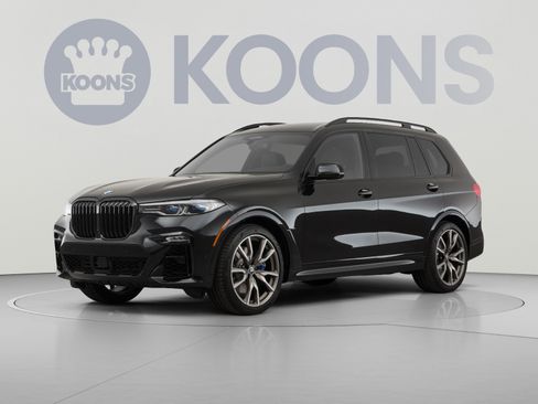 Used 2020 BMW X7 M50i w/ Dynamic Handling Package AWD/4WD image 1