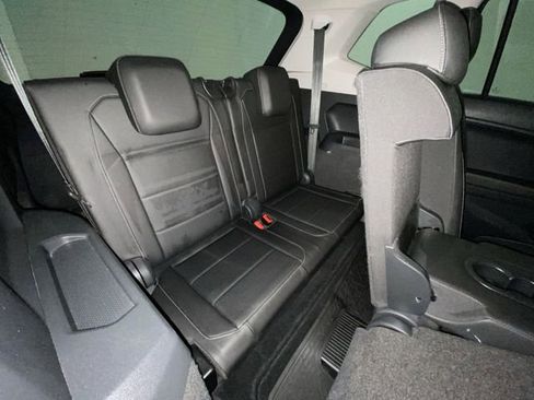 Used 2018 Volkswagen Tiguan SEL AWD/4WD image 24