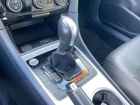 Used 2022 Volkswagen Passat 2.0T image 11