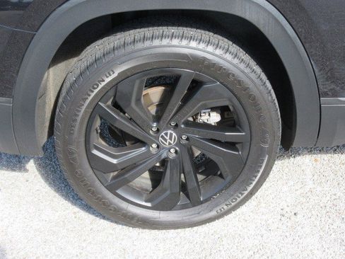 Used 2022 Volkswagen Atlas SE image 9