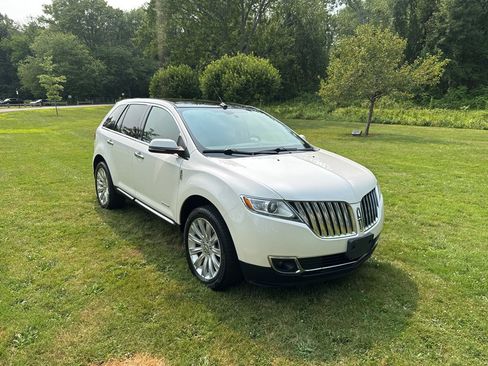 Used 2012 Lincoln MKX AWD image 1
