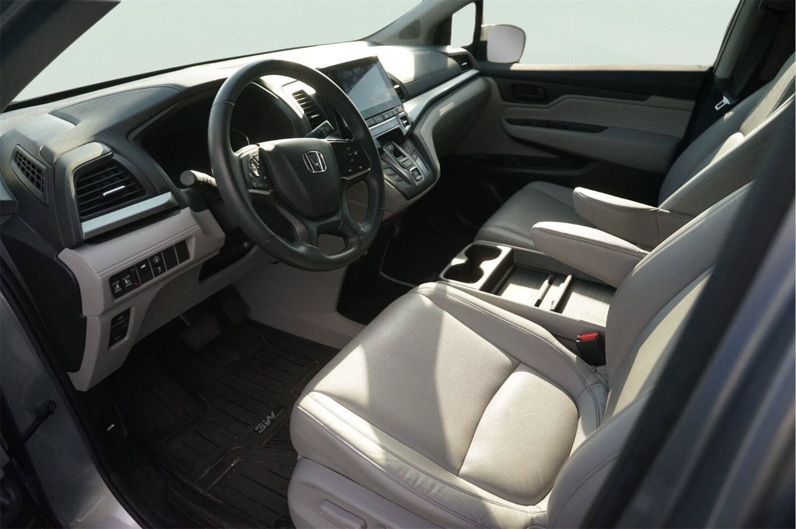 Used 2023 Honda Odyssey EX-L image 3