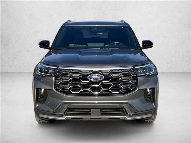 Used 2025 Ford Explorer Platinum RWD image 2