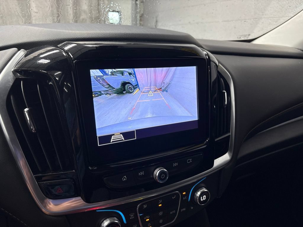 Used 2020 Chevrolet Traverse LT FWD image 16