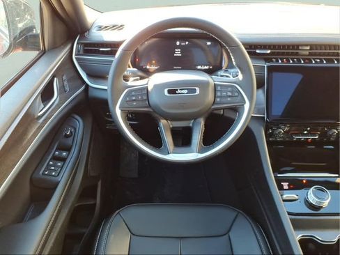 New 2025 Jeep Grand Cherokee Limited AWD/4WD image 12