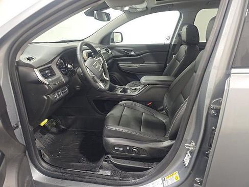 Used 2023 GMC Acadia SLT w/ GMC Pro Grade Package AWD/4WD image 3