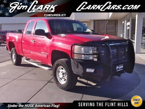 Used 2009 Chevrolet Silverado 2500 LT w/ Exterior Plus Package image 1
