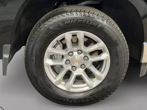 Used 2023 Chevrolet Silverado 1500 LT AWD/4WD image 19
