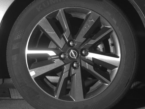 Used 2025 Nissan Versa SV image 13