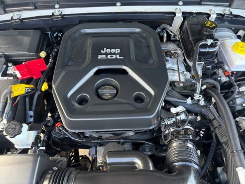 Used 2022 Jeep Wrangler Sport AWD/4WD image 31