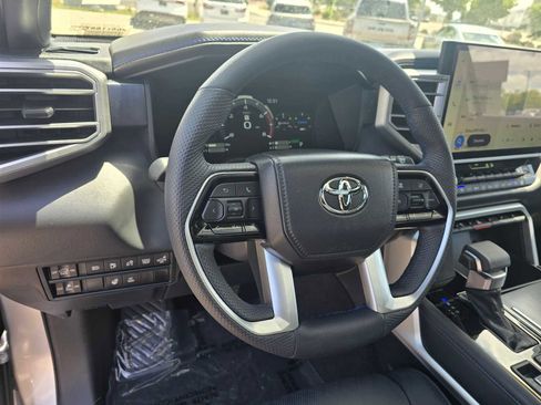 Used 2025 Toyota Sequoia Platinum AWD/4WD image 26