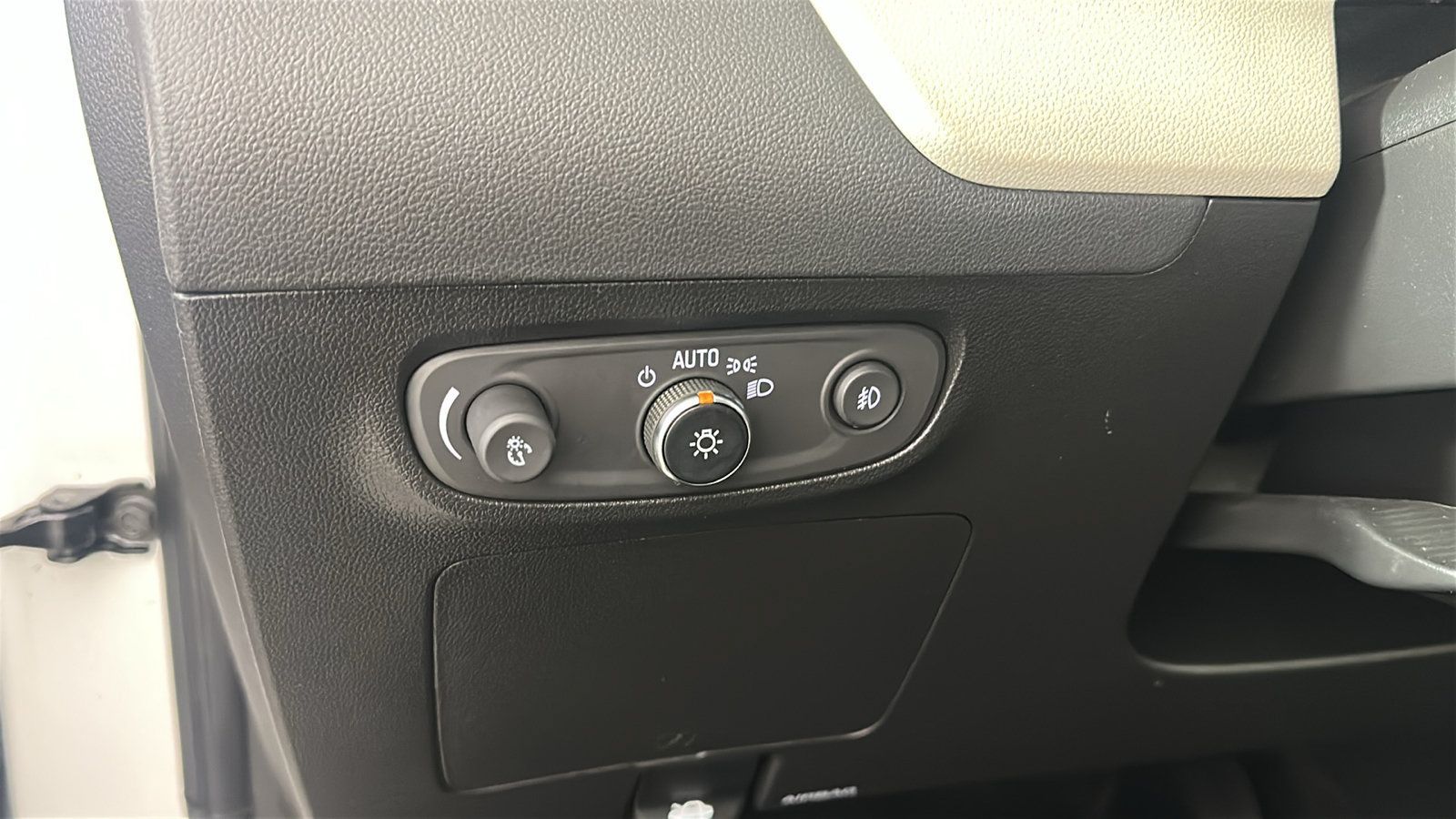 Used 2023 Buick Encore GX Select w/ Safety Package II AWD/4WD image 24