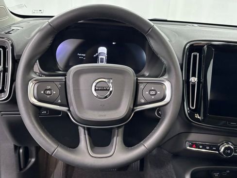 Certified 2023 Volvo XC40 B5 Plus w/ Climate Package AWD/4WD image 17
