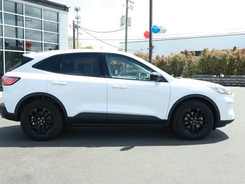 Used 2020 Ford Escape SE Sport image 4