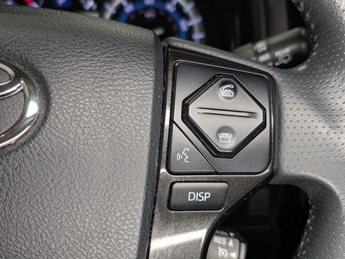 Used 2018 Toyota 4Runner TRD Off-Road Premium AWD/4WD image 37