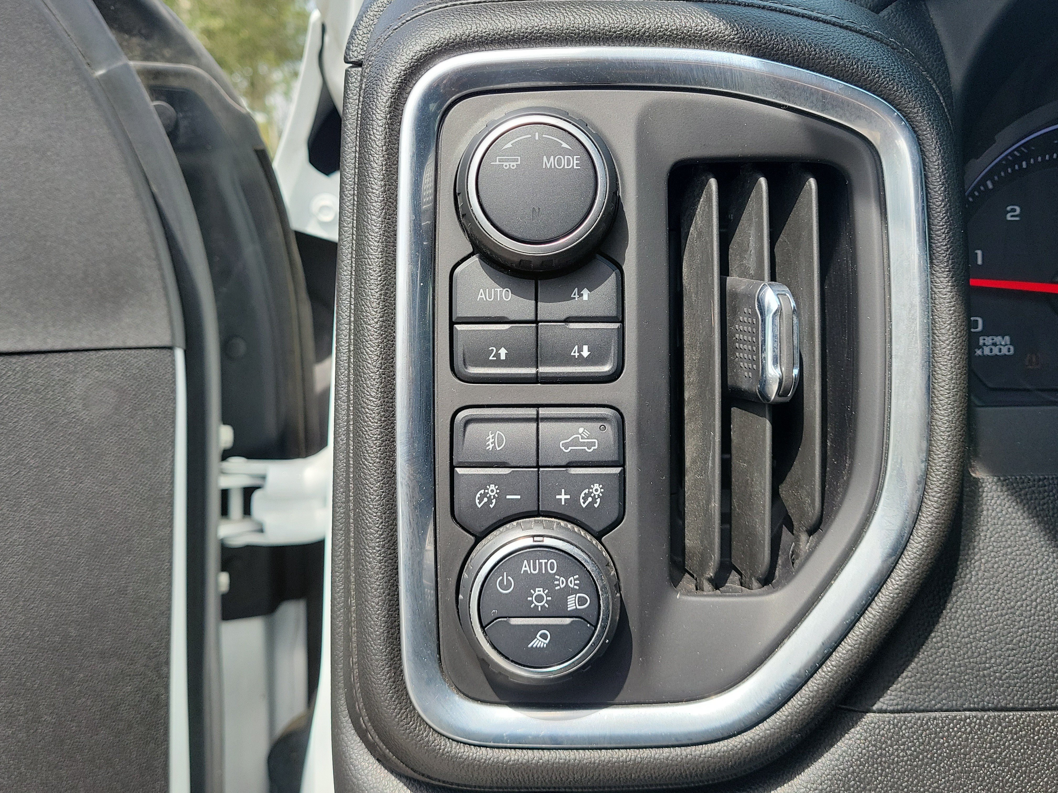 Used 2022 Chevrolet Silverado 3500 LTZ w/ LTZ Plus Package AWD/4WD image 31