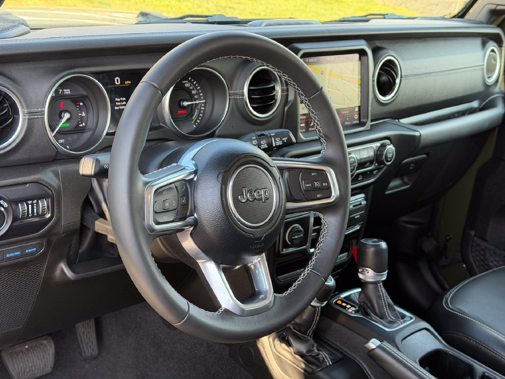 Used 2022 Jeep Wrangler Unlimited Sahara AWD/4WD image 23