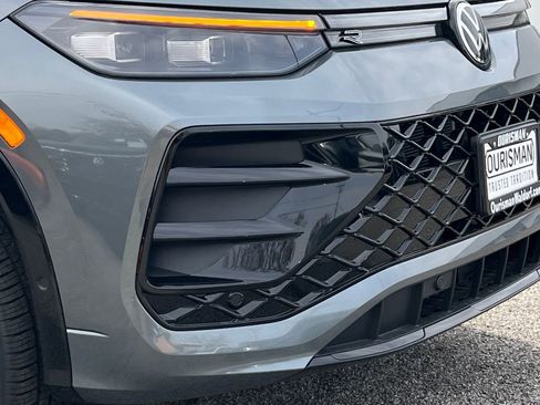 New 2026 Volkswagen Tiguan SE R-Line image 2