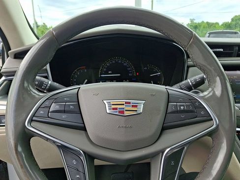 Used 2018 Cadillac XT5 Luxury w/ Driver Awareness Package AWD/4WD image 20