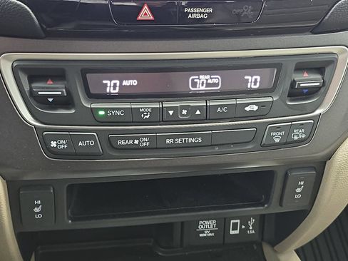 Used 2018 Honda Ridgeline RTL-T image 23