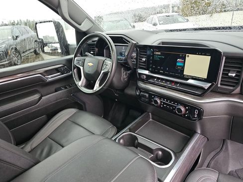 Used 2024 Chevrolet Silverado 2500 LTZ w/ LTZ Convenience Package image 11