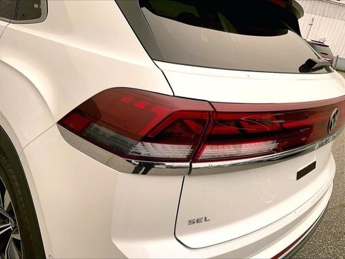 Used 2024 Volkswagen Atlas Cross Sport SEL Premium R-Line AWD/4WD image 34