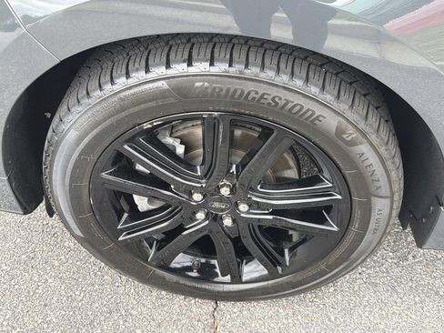 Used 2021 Ford Edge ST-Line image 20