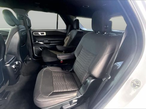 Used 2020 Ford Explorer XLT RWD image 21
