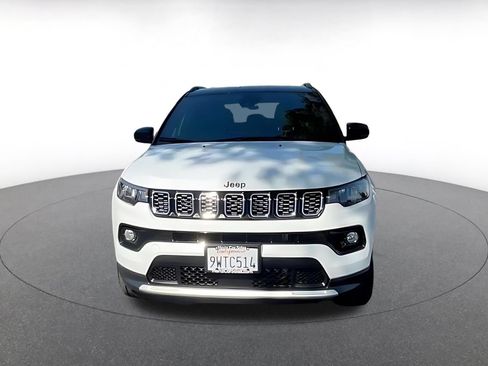 Used 2025 Jeep Compass Limited AWD/4WD image 4