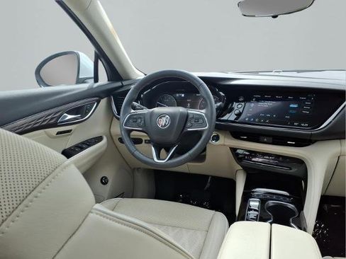 Used 2023 Buick Envision Avenir image 10