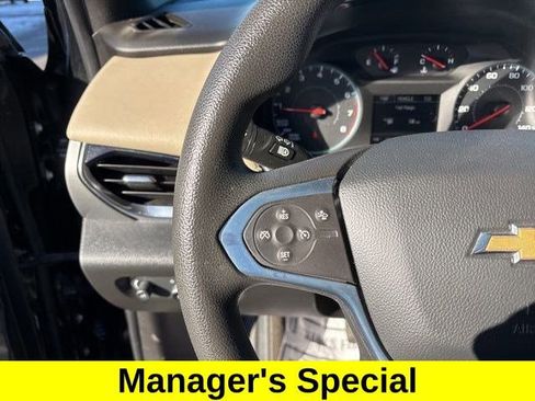 Used 2022 Chevrolet Traverse LS image 17