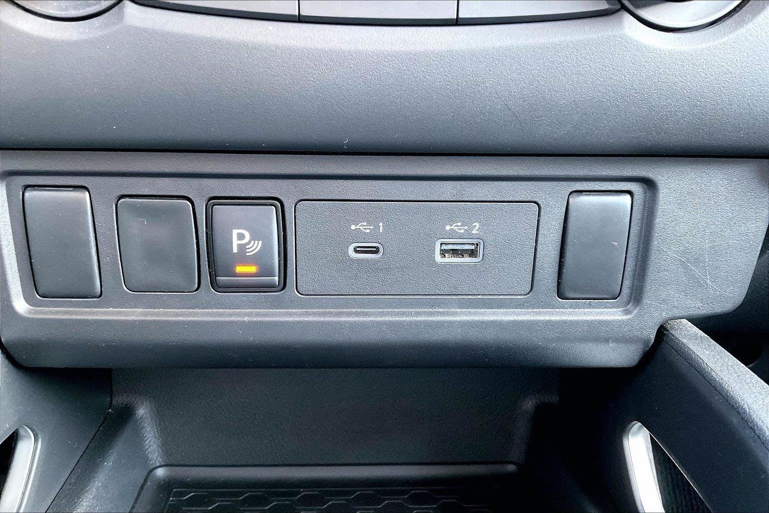 Certified 2025 Nissan Frontier SV RWD image 32
