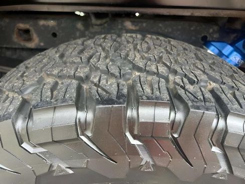 Used 2011 Ford F150 Raptor w/ Raptor Luxury Pkg image 33