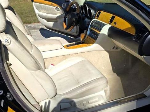 Used 2002 Lexus SC 430 Convertible image 12