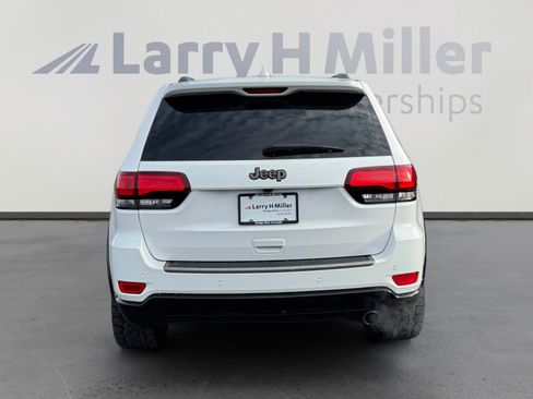 Used 2016 Jeep Grand Cherokee Limited 75th Anniversary image 4
