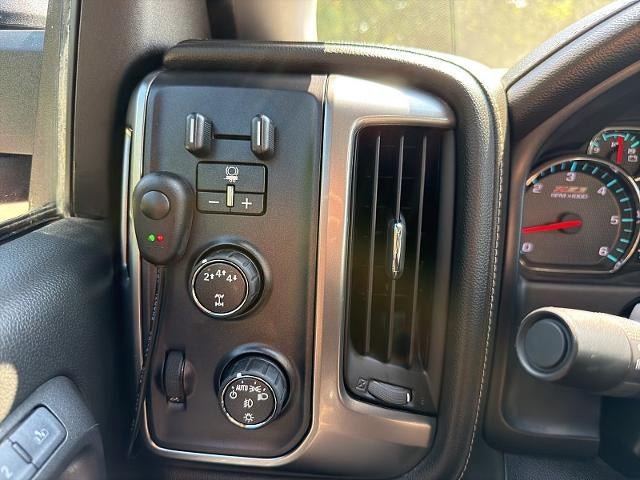 Used 2017 Chevrolet Silverado 2500 LTZ w/ Vortec Plus Package AWD/4WD image 41