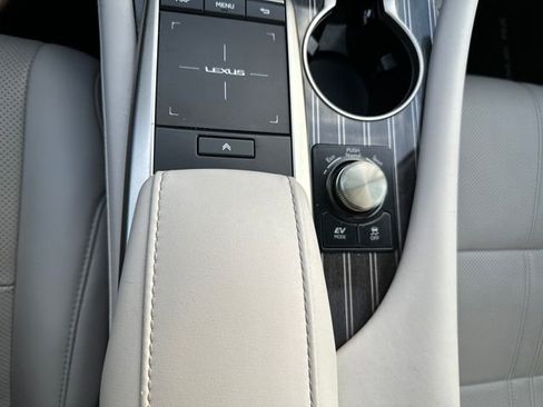 Used 2020 Lexus RX 450h AWD w/ Luxury Package image 18